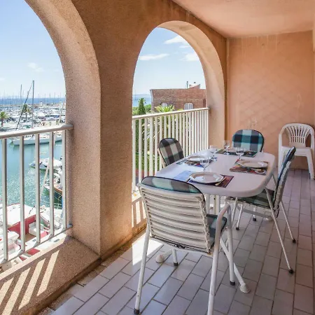Le Port De La Gavine.10 *